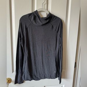 Gap fit athletic long sleeve top